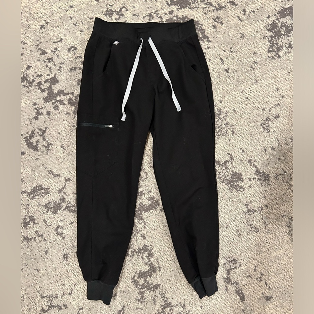 FIGS Black women's - Petite Jogger Scrub Pants - XS - Petite